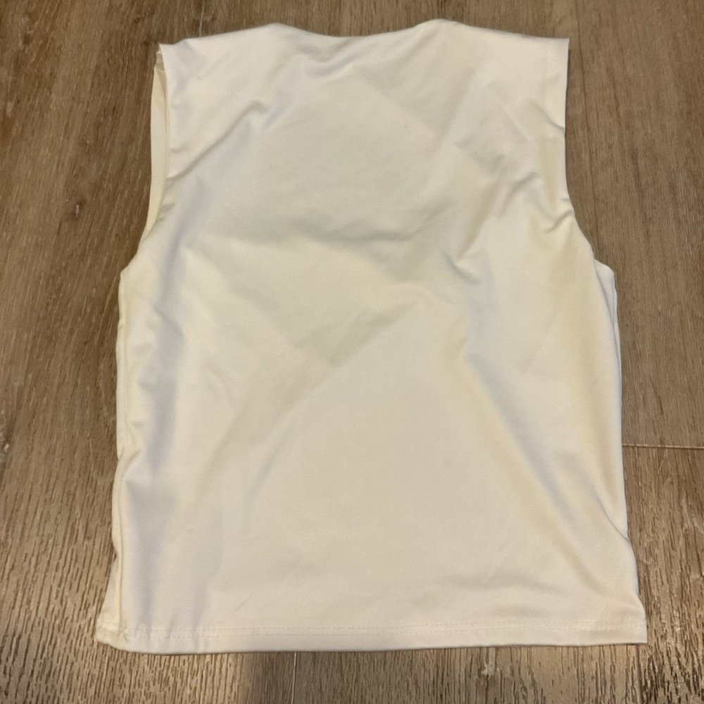 Live in the Moment - Elegant Cream Sleeveless Top - Ladies Size Small - Picture 3 of 9